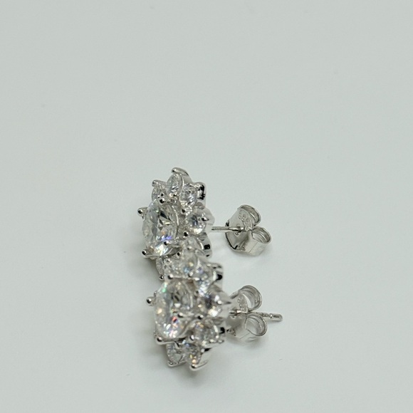 Over 3ct Sunflower 🌻 Moissanite Earrings - Picture 5 of 8